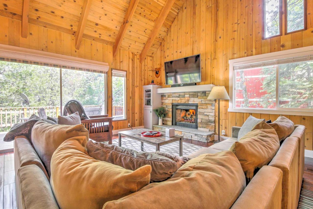 Gorgeous Lake Arrowhead Retreat Game Room And Deck Экстерьер фото