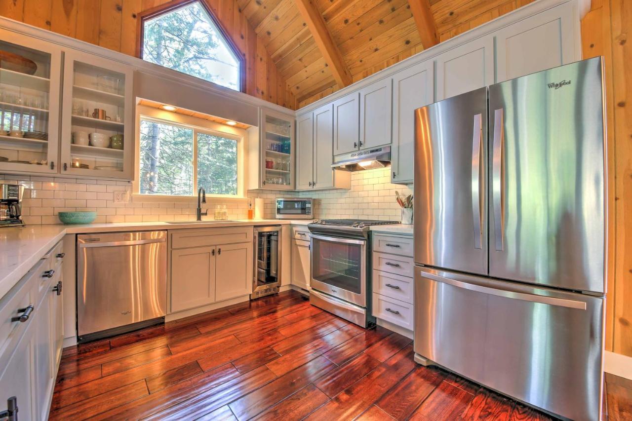 Gorgeous Lake Arrowhead Retreat Game Room And Deck Экстерьер фото